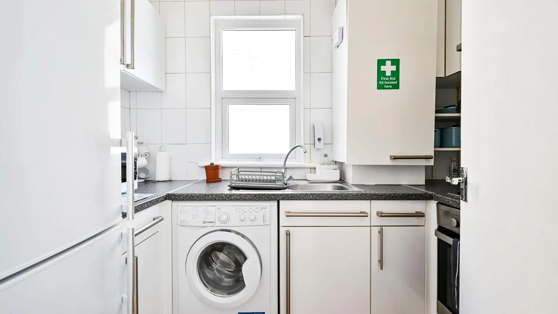 Appartamento 2-Bed, Sleeps 8 In Leyton E10, Near Stratford Londra