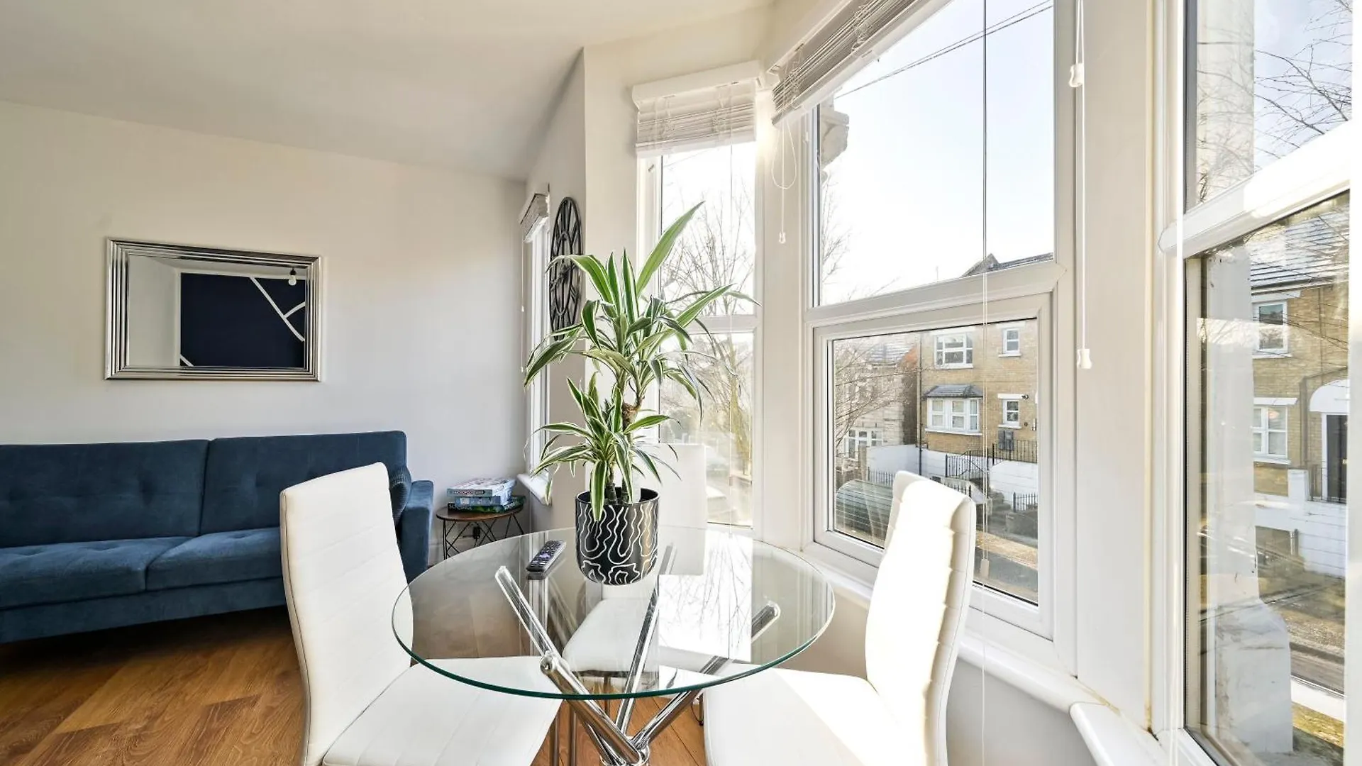 Appartamento 2-Bed, Sleeps 8 In Leyton E10, Near Stratford Londra