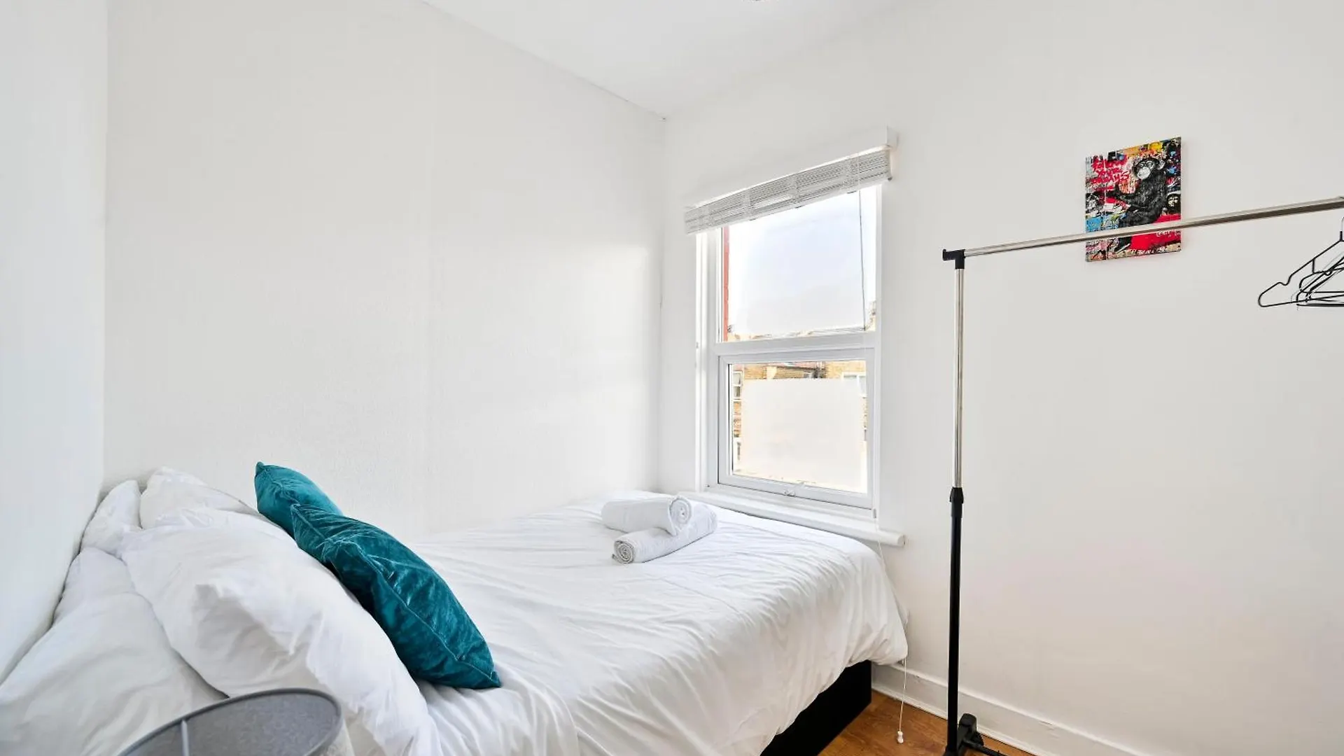 Appartamento 2-Bed, Sleeps 8 In Leyton E10, Near Stratford Londra