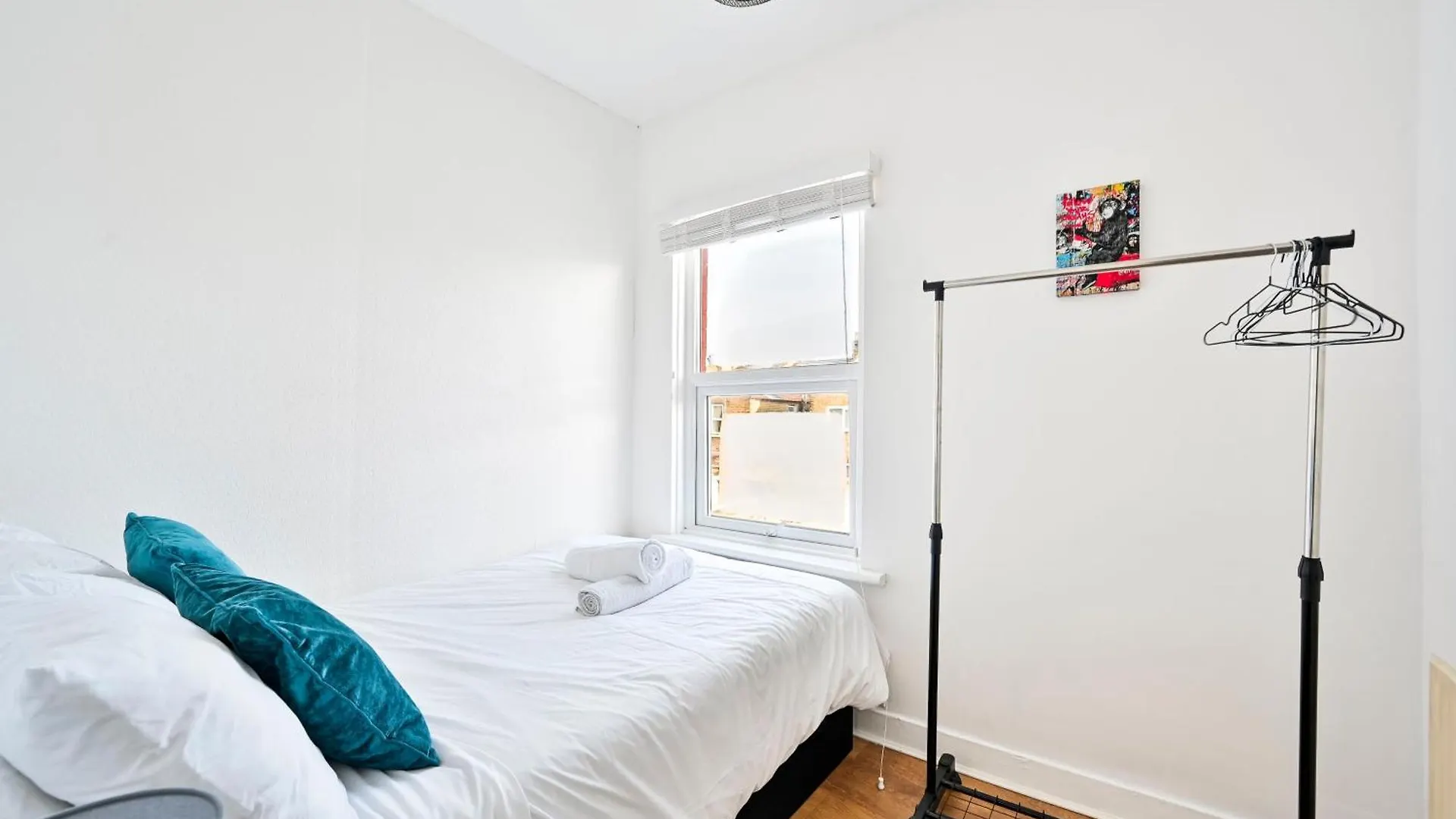 Appartamento 2-Bed, Sleeps 8 In Leyton E10, Near Stratford Londra